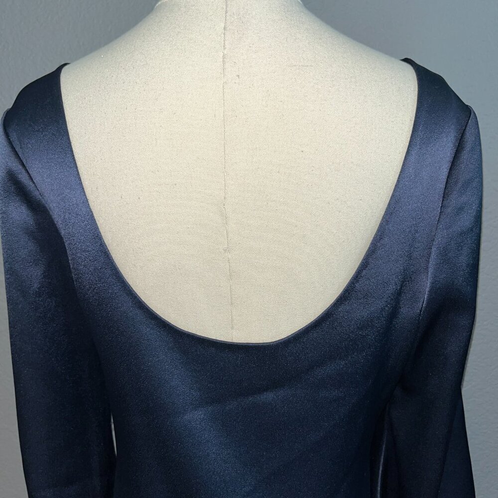 DIANE VON FURSTENBERG KORRY NAVY SATIN LOW BACK FLUTED SLEEVE SHIFT DRESS Size 6 - Picture 6 of 16